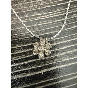 Avon Silver Tone 18” Chain Rhinestone Flower Pendant Necklace